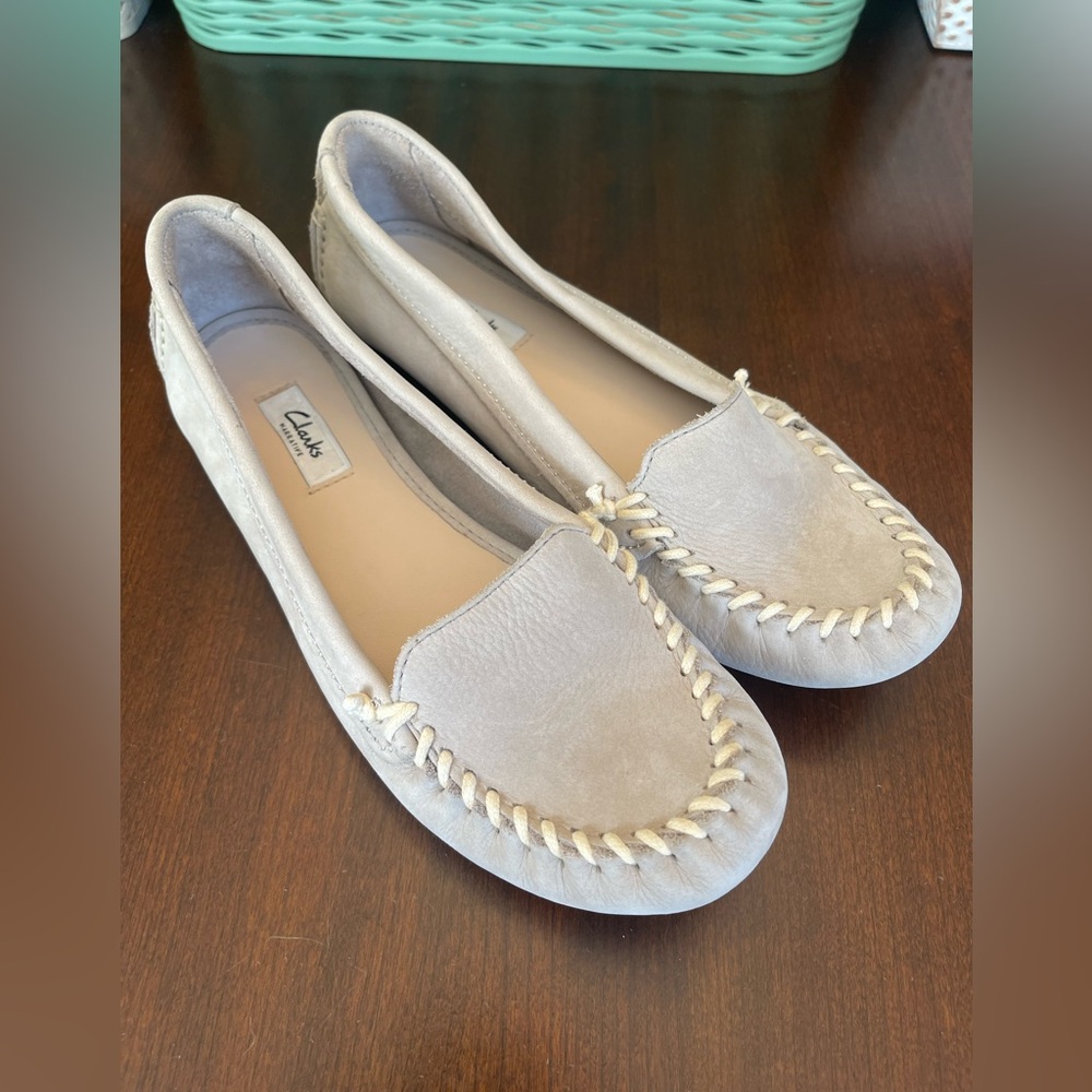 CLARKS Women's Evesham Melody Loafers - Picture 2 of 8